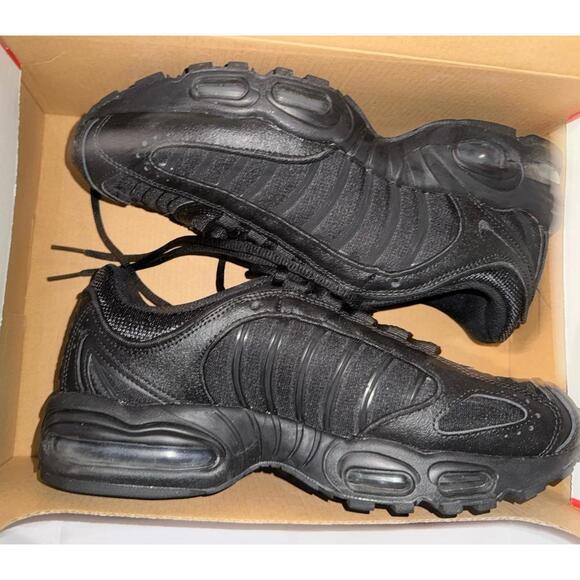 Nike Air Max Tailwind IV 4 Triple Black Sneakers AQ2567-005 Mens Size 9 - Picture 1 of 7